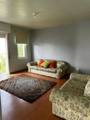 Amplo apartamento com 2 garagens